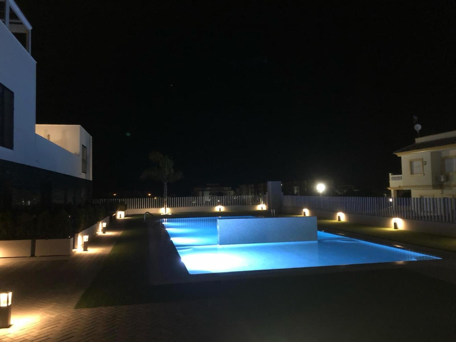 شقة Palmview Poolside Heaven In Turquesa Del Mar أوريويلا المظهر الخارجي الصورة