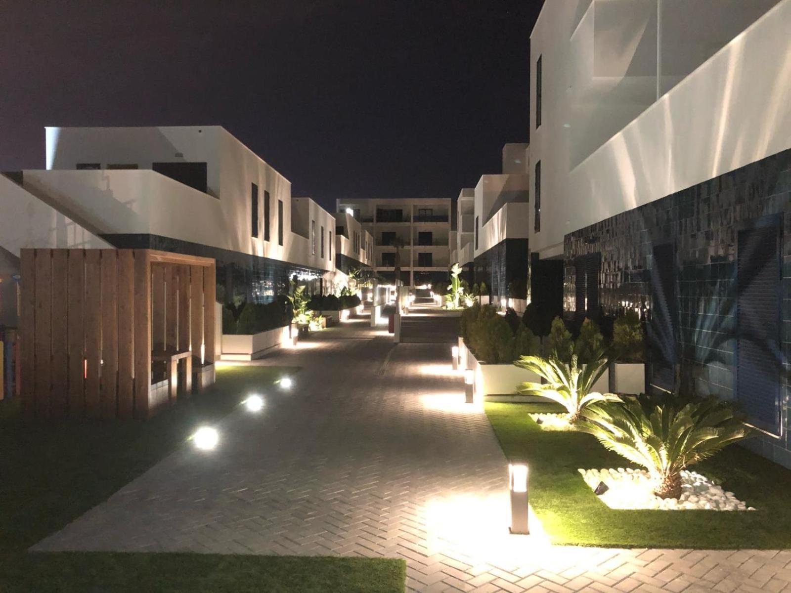 شقة Palmview Poolside Heaven In Turquesa Del Mar أوريويلا المظهر الخارجي الصورة