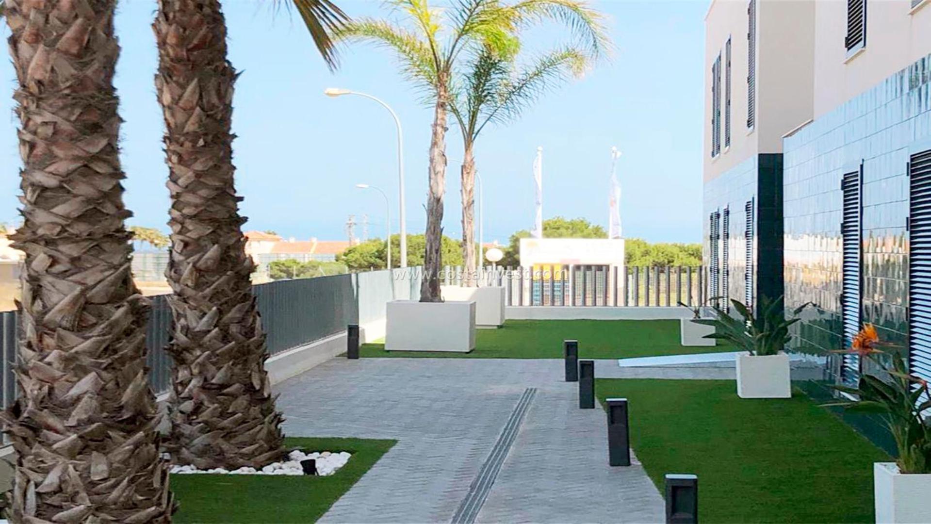 شقة Palmview Poolside Heaven In Turquesa Del Mar أوريويلا المظهر الخارجي الصورة